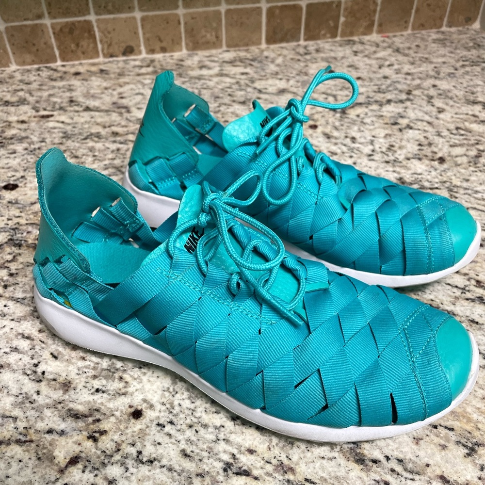 Nike womens Juvenate shoes